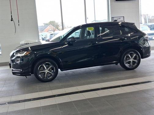 Crystal Black Pearl 2024 Honda HR-V EX-L