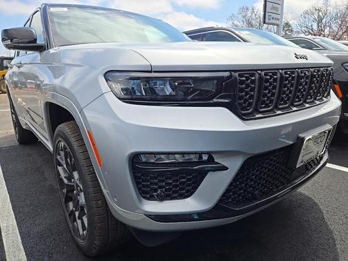 2025 Jeep Grand Cherokee Summit
