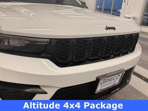 2025 Jeep Grand Cherokee Laredo