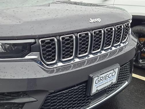 2025 Jeep Grand Cherokee Laredo