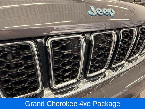2022 Jeep Grand Cherokee 4xe Base