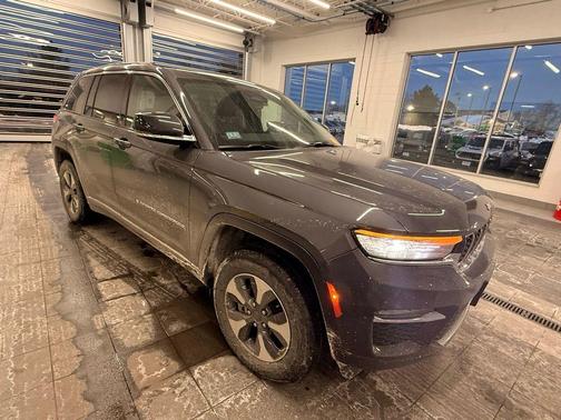 2022 Jeep Grand Cherokee 4xe Base