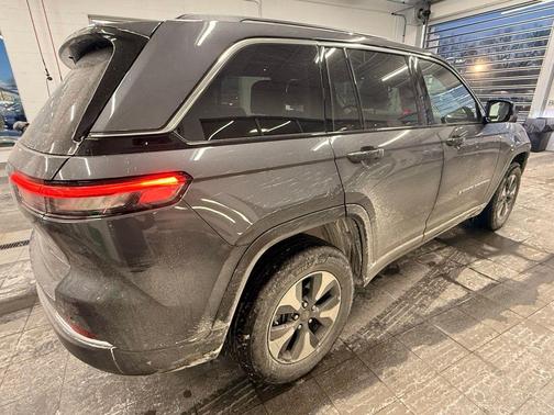 2022 Jeep Grand Cherokee 4xe Base