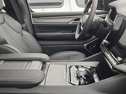 Gloss Black 2026 Jeep Grand Wagoneer Limited