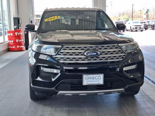 Black Metallic 2023 Ford Explorer Limited