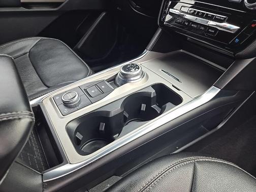 Black Metallic 2023 Ford Explorer Limited