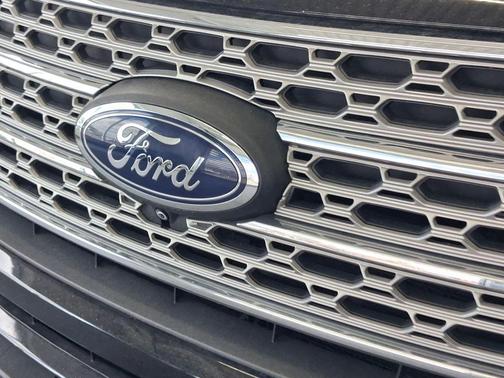 Black Metallic 2023 Ford Explorer Limited