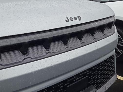 Silver Zynith 2026 Jeep Grand Wagoneer L Limited