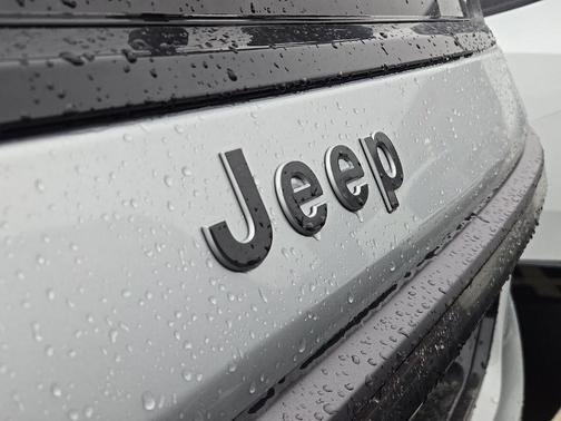 Silver Zynith 2026 Jeep Grand Wagoneer L Limited