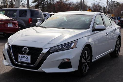 2022 Nissan Altima 2.5 SV