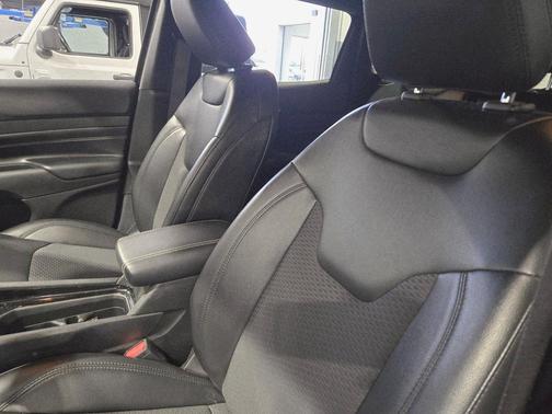 2022 Jeep Compass Altitude