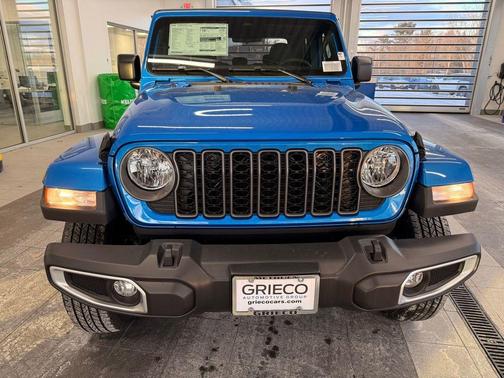 2026 Jeep Gladiator Sport