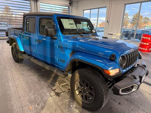 2026 Jeep Gladiator Sport