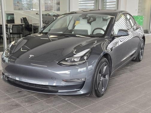 Gray 2022 Tesla Model 3 Long Range