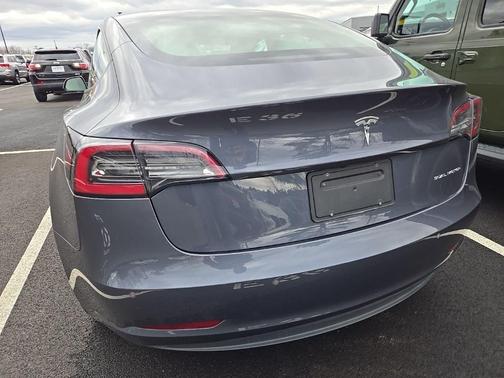 Gray 2022 Tesla Model 3 Long Range