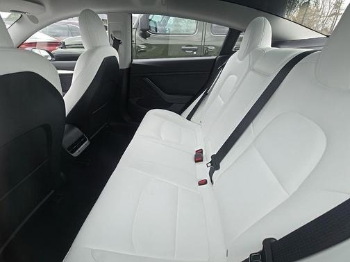 Gray 2022 Tesla Model 3 Long Range