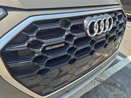 2024 Audi Q5 45 S line quattro Premium