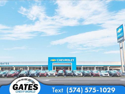 Photo 4 of 12 of 2018 Chrysler 300 S