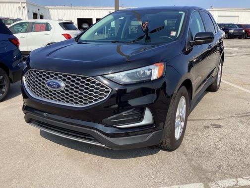 Black Metallic 2024 Ford Edge SEL