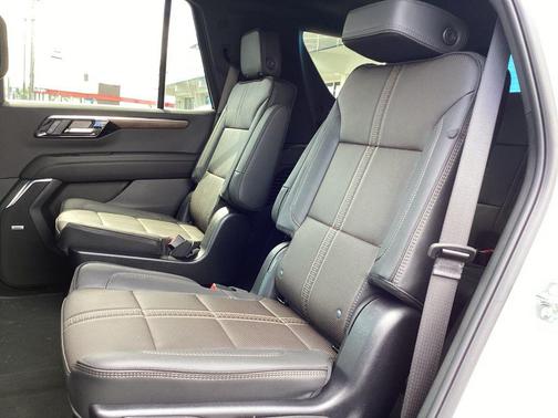 2025 Chevrolet Tahoe 4WD High Country