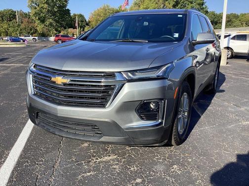 2023 Chevrolet Traverse LT Cloth