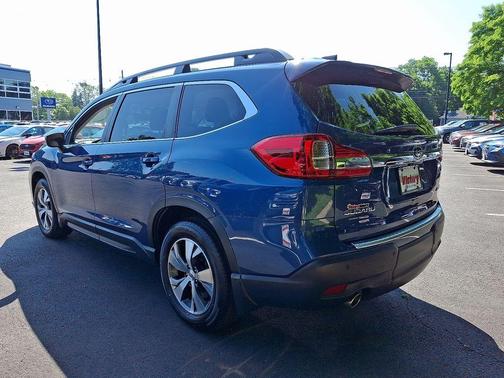 2022 Subaru Ascent Premium 8-Passenger