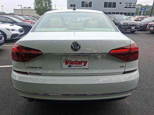 2017 Volkswagen Passat 1.8T SE
