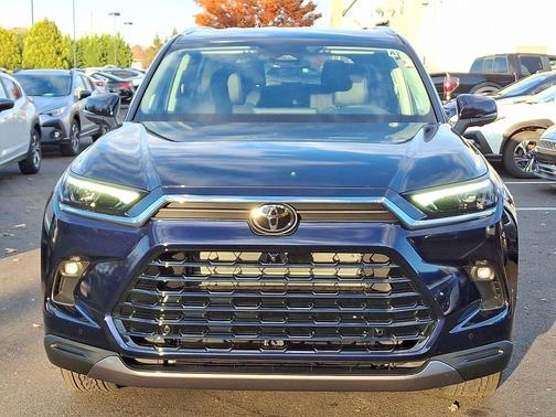 2025 Toyota Grand Highlander Hybrid LIMITED
