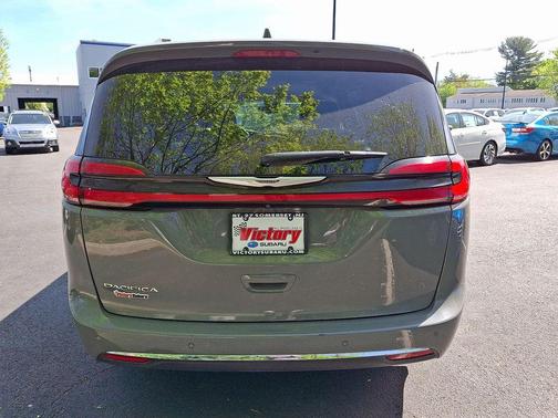 2023 Chrysler Pacifica Touring-L