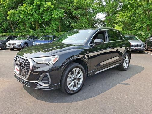 2024 Audi Q3 45 S line Premium