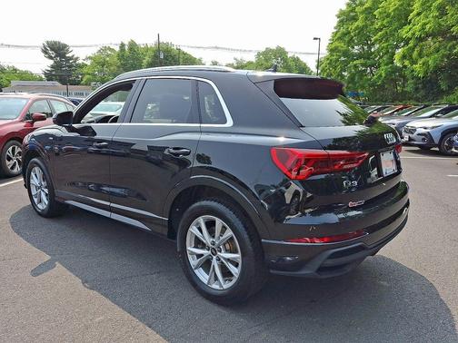 2024 Audi Q3 45 S line Premium