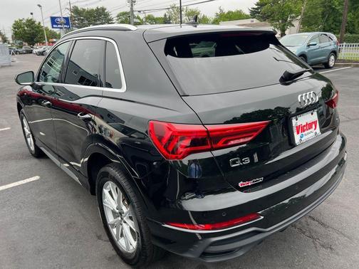 2024 Audi Q3 45 S line Premium