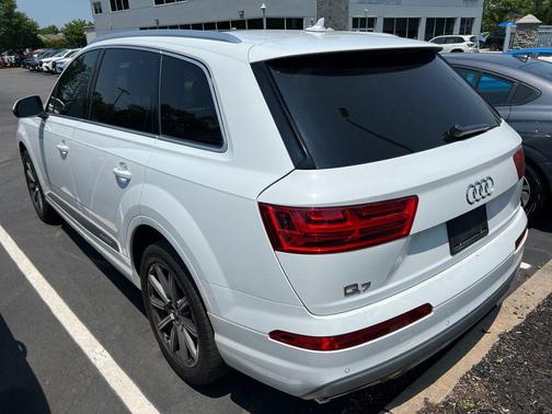 2019 Audi Q7 45 Premium Plus