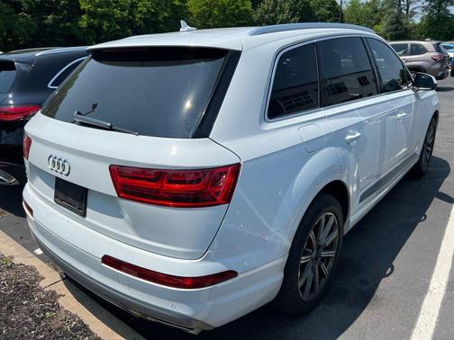 2019 Audi Q7 45 Premium Plus