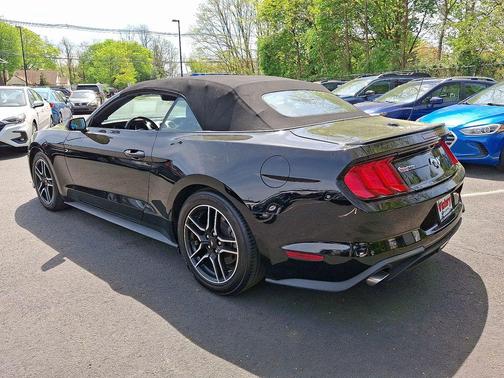 2022 Ford Mustang EcoBoost Premium