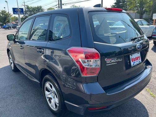 2016 Subaru Forester 2.5i