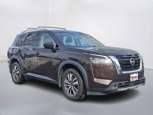 2022 Nissan Pathfinder SL