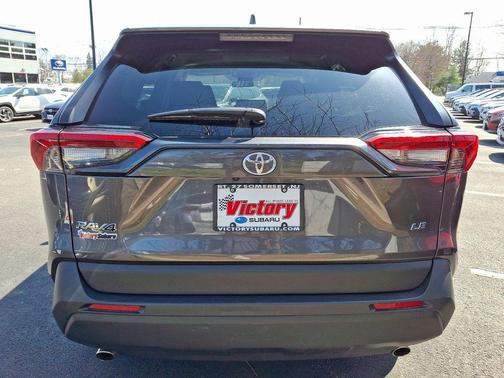 2023 Toyota RAV4 LE