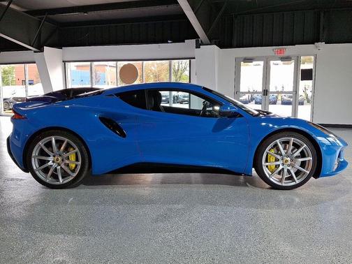 2025 Lotus Emira V6