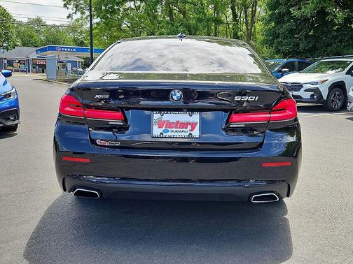 Jet Black 2022 BMW 530 i xDrive
