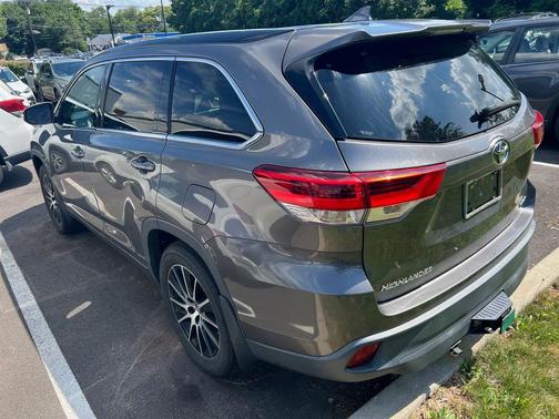 2018 Toyota Highlander SE