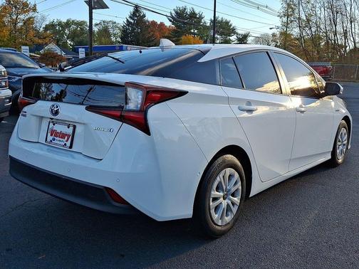 2022 Toyota Prius LE