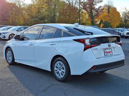 2022 Toyota Prius LE