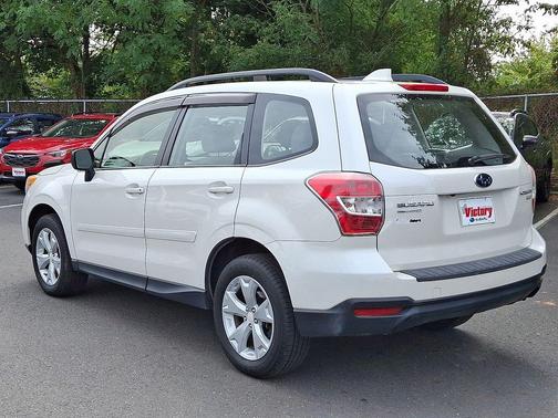 2016 Subaru Forester 2.5i