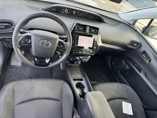 2020 Toyota Prius LE