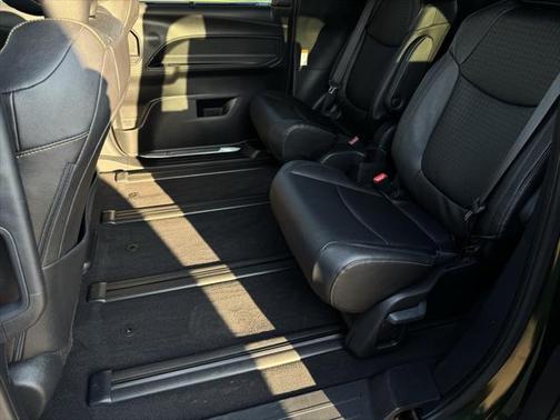 2025 Toyota Sienna Woodland Edition