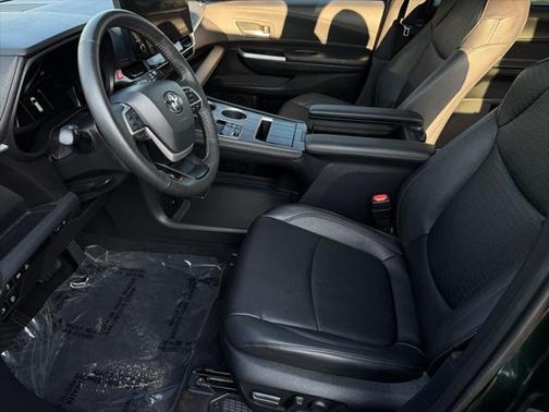 2025 Toyota Sienna Woodland Edition