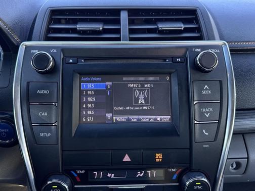 2017 Toyota Camry Hybrid LE