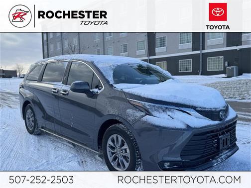 2025 Toyota Sienna XLE