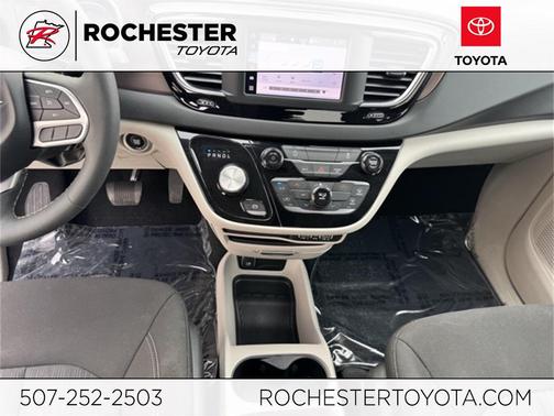 2024 Chrysler Voyager LX